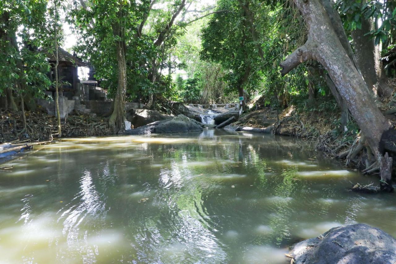 Mahamustika River Side Canggu Hotell Exteriör bild